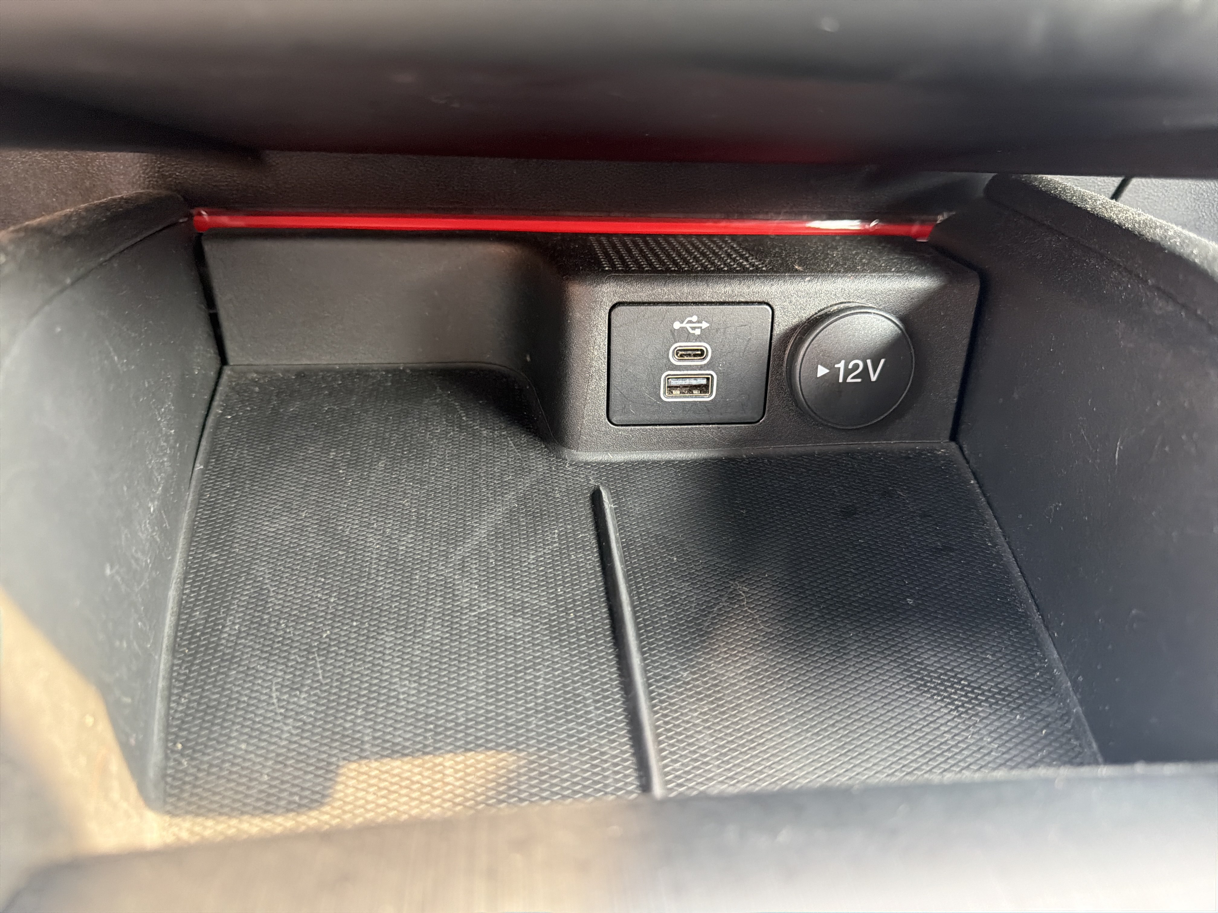 Used 2025 Ford Escape ST-Line Select AWD/4WD image 11