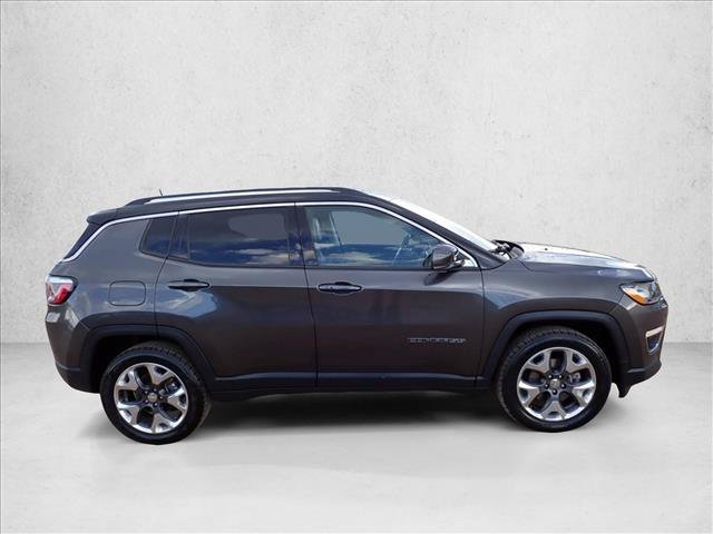 Used 2018 Jeep Compass Limited AWD/4WD image 5