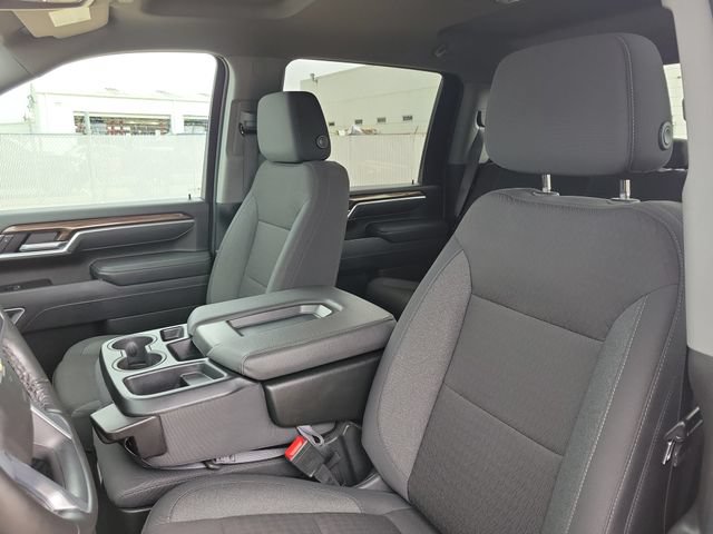 Used 2025 Chevrolet Silverado 2500 LT w/ Convenience Package AWD/4WD image 16