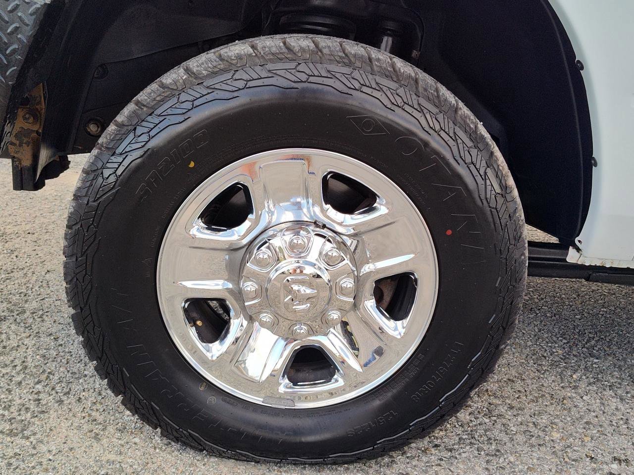 Used 2017 RAM 2500 SLT w/ Snow Chief Group image 11