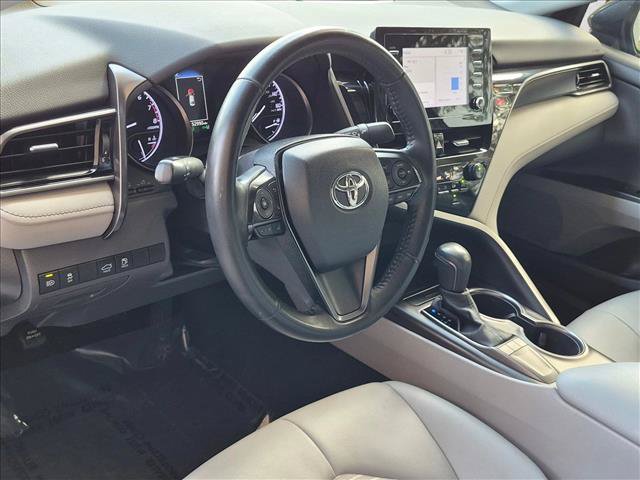 Used 2022 Toyota Camry SE w/ Convenience Package FWD image 9