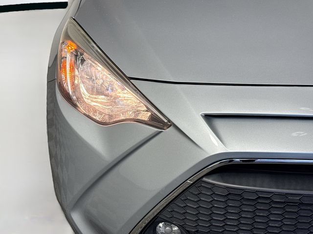 Used 2019 Toyota Yaris LE FWD image 3