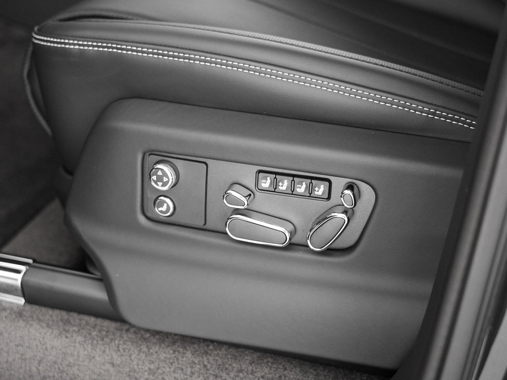 New 2026 Bentley Bentayga AWD/4WD image 17