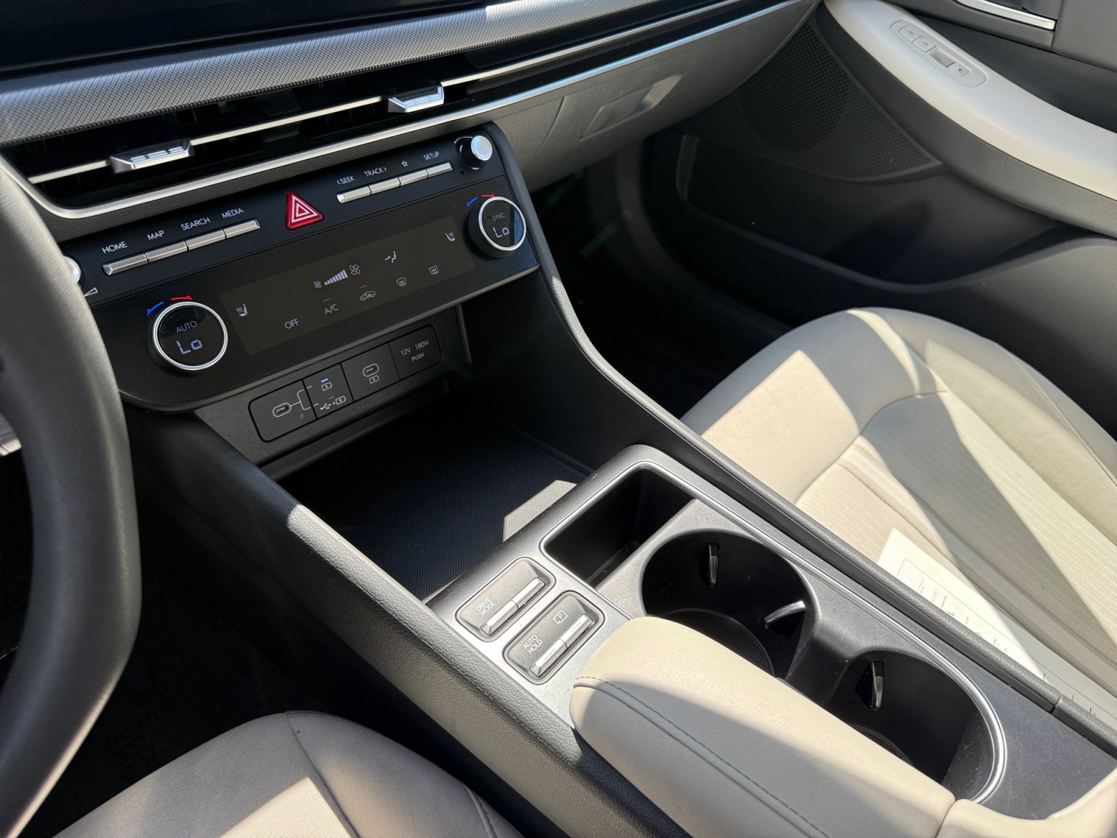 Used 2025 Hyundai Sonata SEL FWD image 13