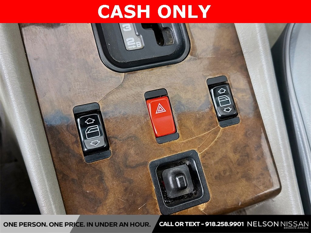 Used 1988 Mercedes-Benz 560 SL image 27