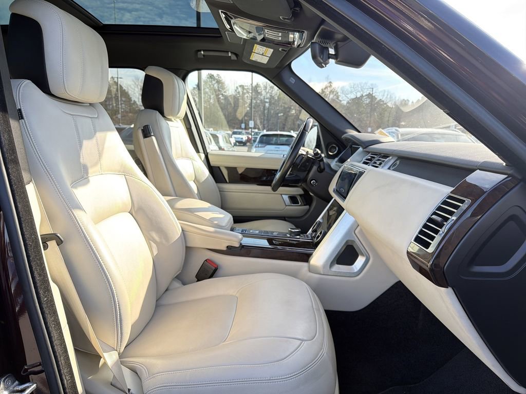 Used 2022 Land Rover Range Rover image 23