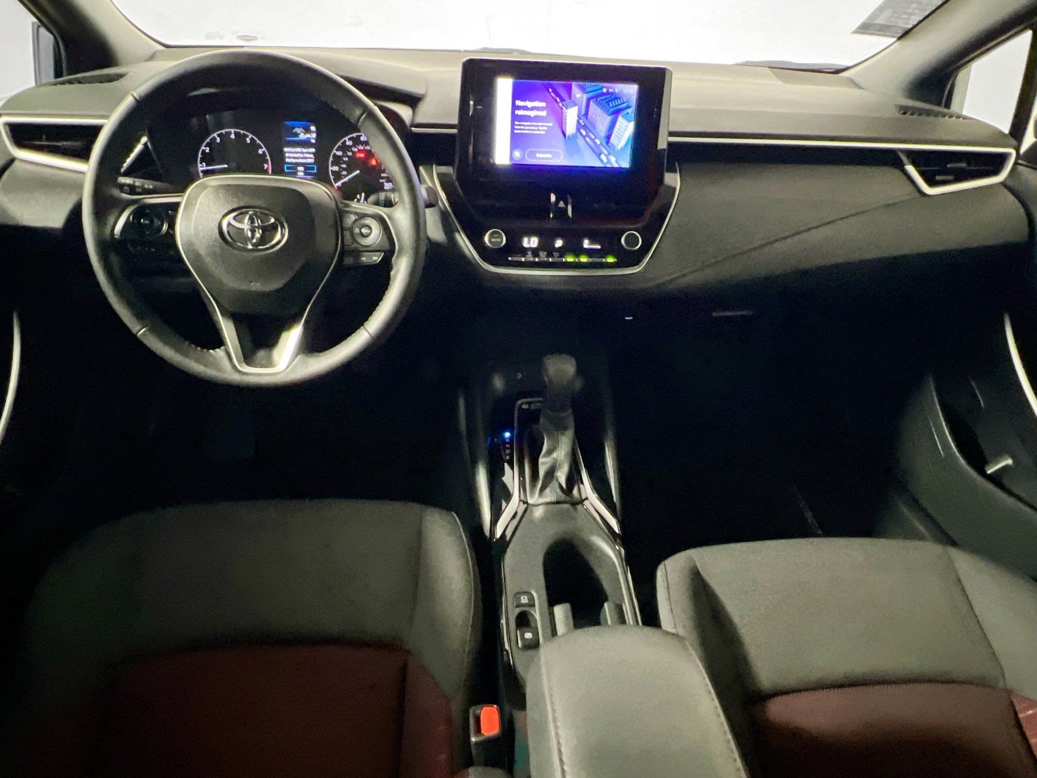 Used 2023 Toyota Corolla SE image 29