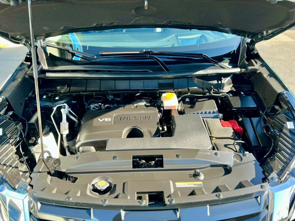 Used 2022 Nissan Pathfinder Platinum w/ Cargo Package image 9