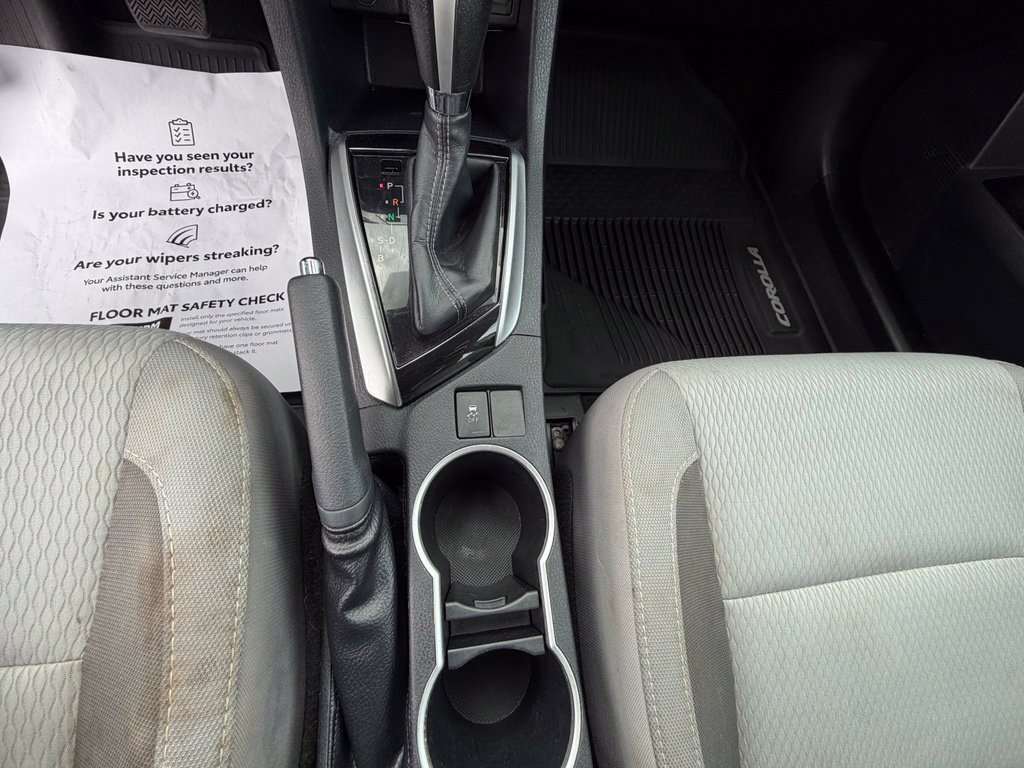 Used 2018 Toyota Corolla LE FWD image 24