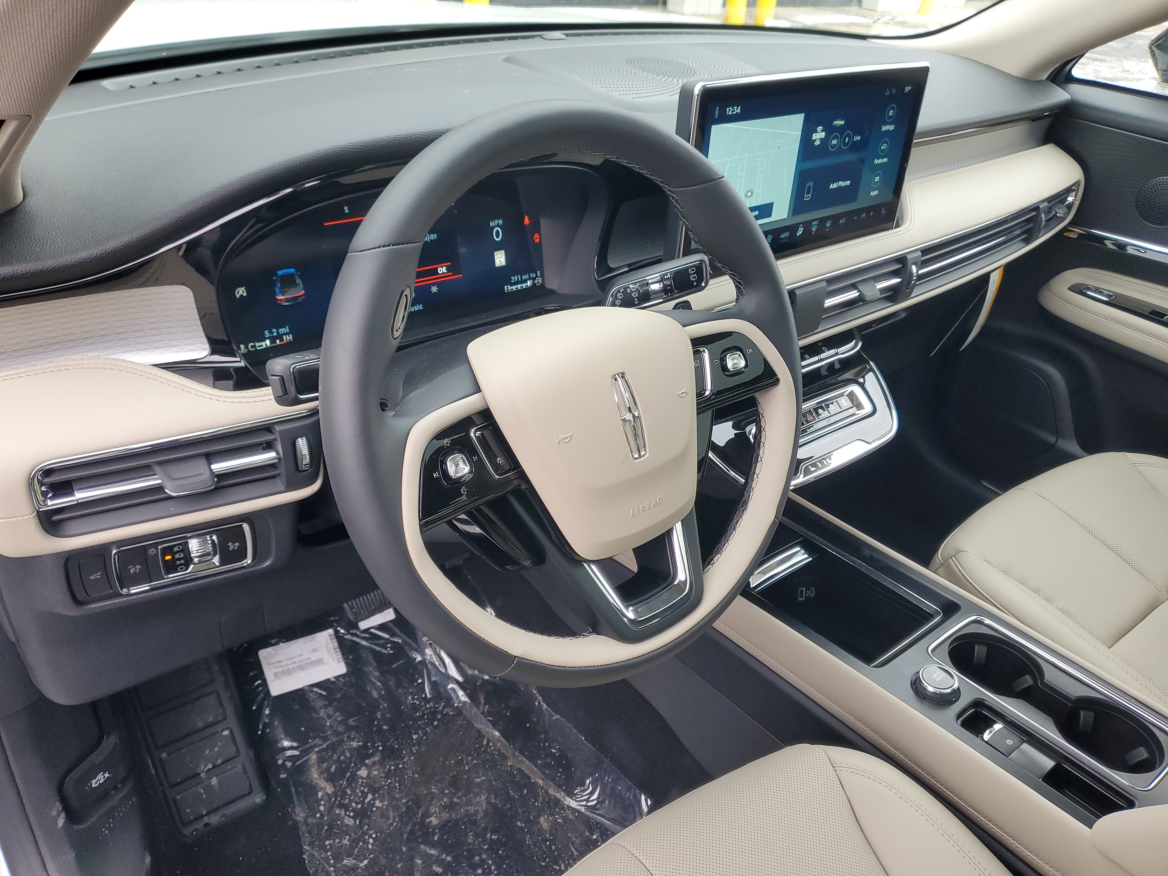 New 2026 Lincoln Corsair Premiere image 13