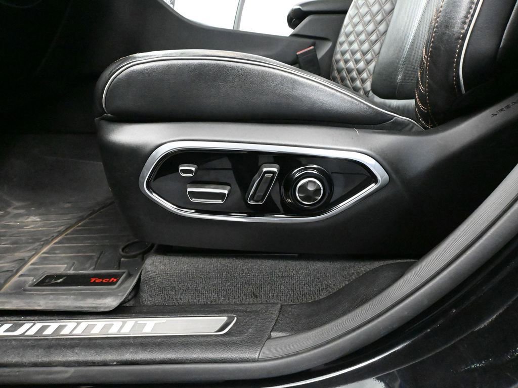 Used 2021 Jeep Grand Cherokee L Summit w/ Luxury Tech Group V AWD/4WD image 24