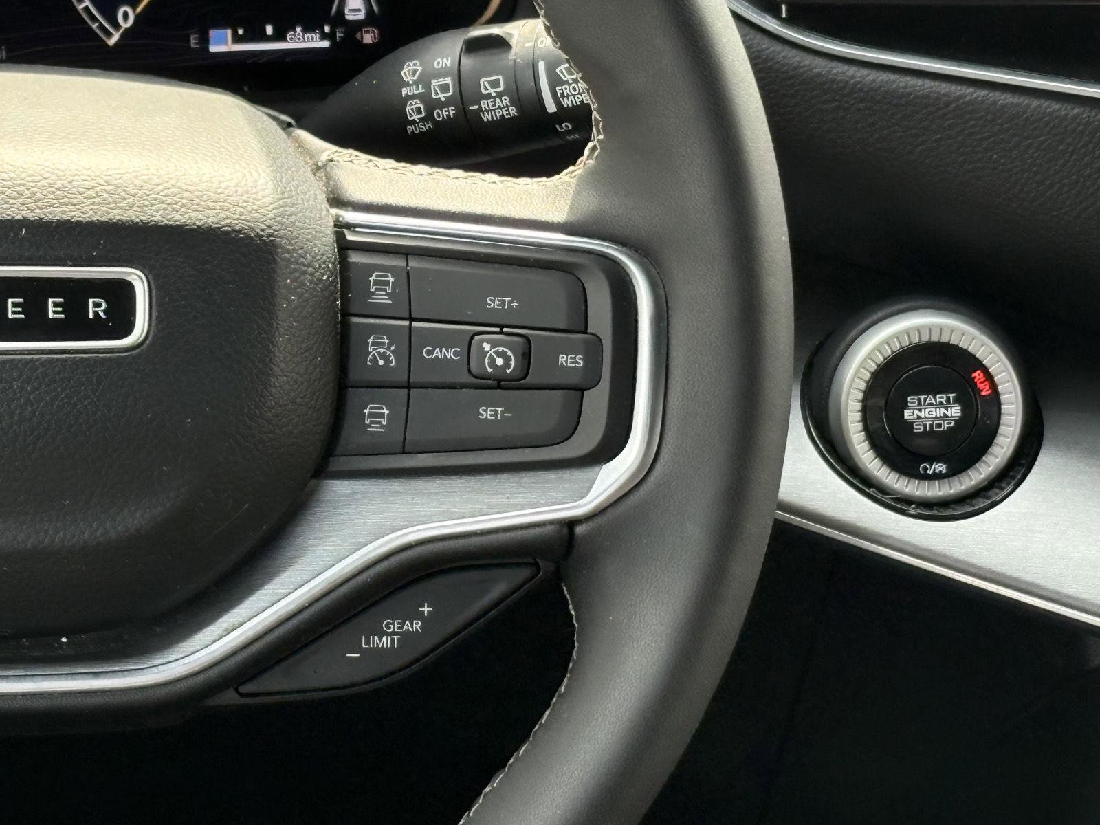 Used 2024 Jeep Wagoneer Series II w/ Convenience Group I image 13