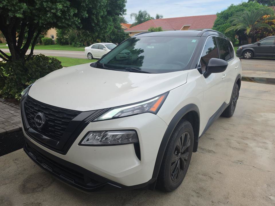 Certified 2023 Nissan Rogue SV w/ SV Premium B Package FWD image 3