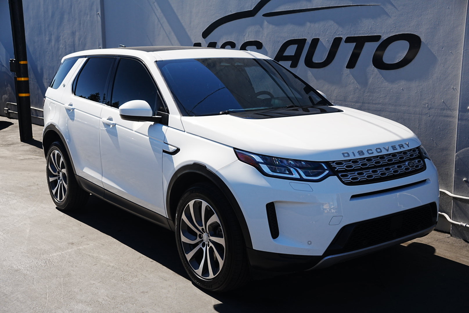Used 2023 Land Rover Discovery Sport S image 3