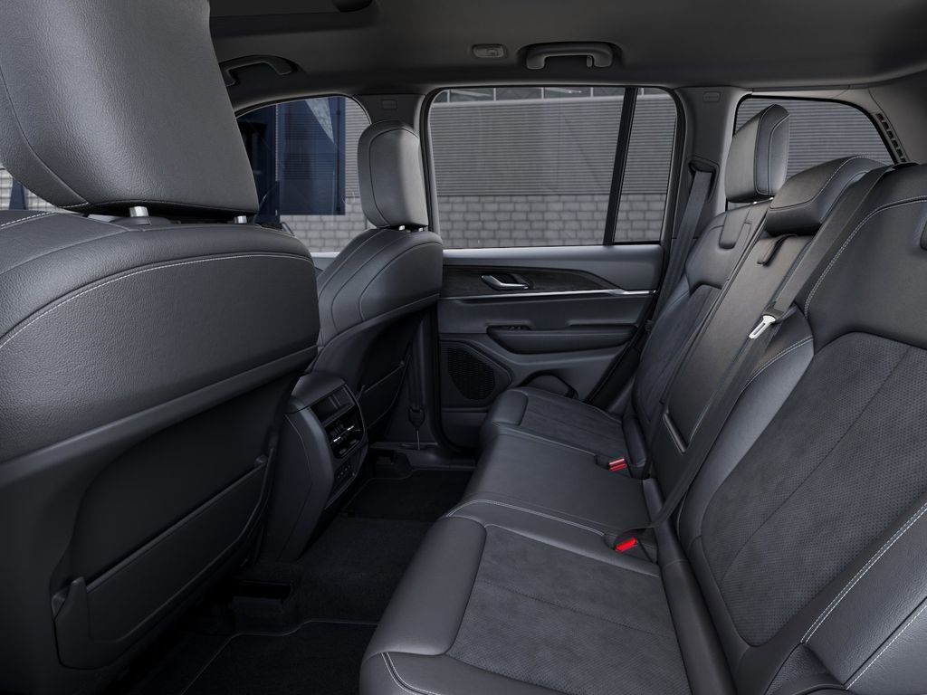 New 2026 Jeep Grand Cherokee Altitude image 18