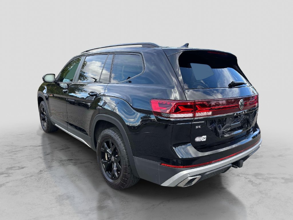 Certified 2024 Volkswagen Atlas Peak Edition SE AWD/4WD image 3
