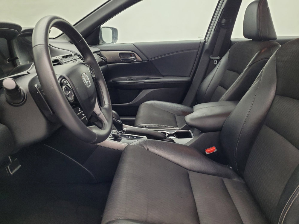 Used 2017 Honda Accord Sport image 17