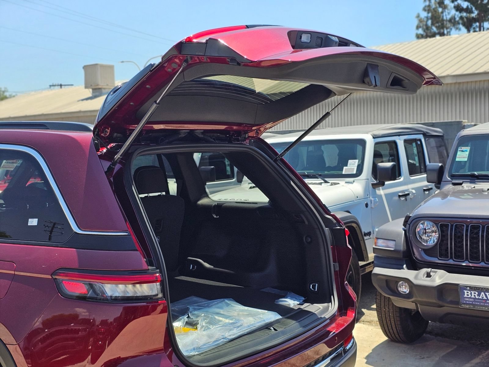 New 2026 Jeep Grand Cherokee Laredo RWD image 8