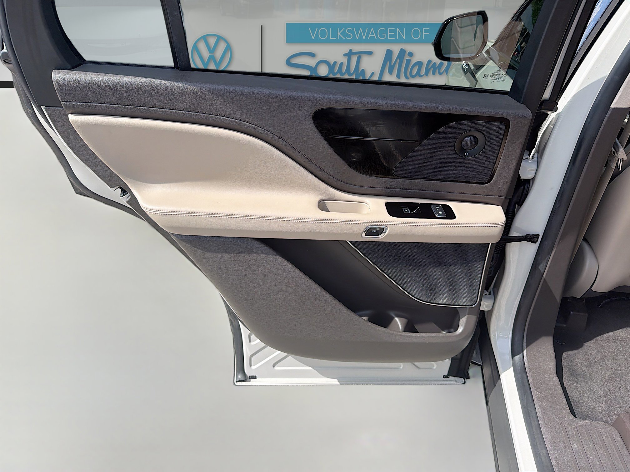 Used 2022 Lincoln Aviator Reserve image 26