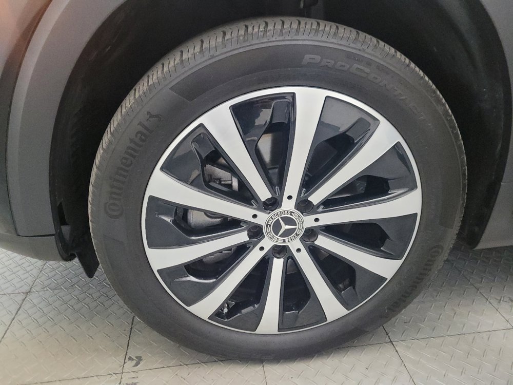 Used 2021 Mercedes-Benz GLB 250 w/ Premium Package image 31
