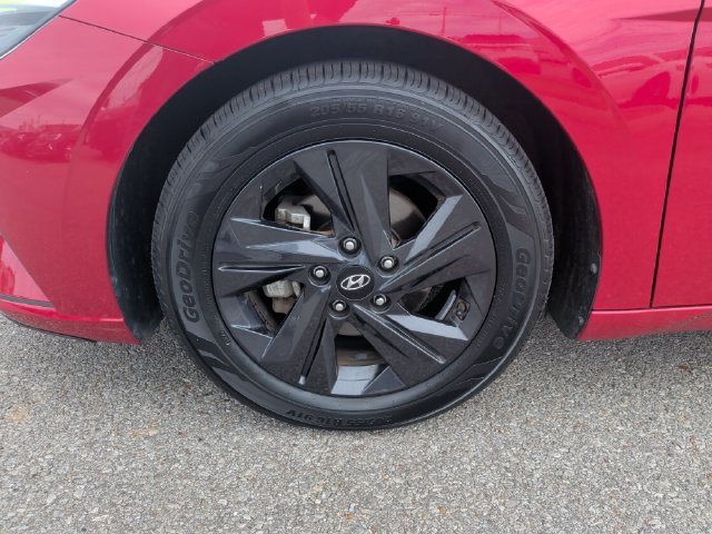 Used 2023 Hyundai Elantra SEL FWD image 9