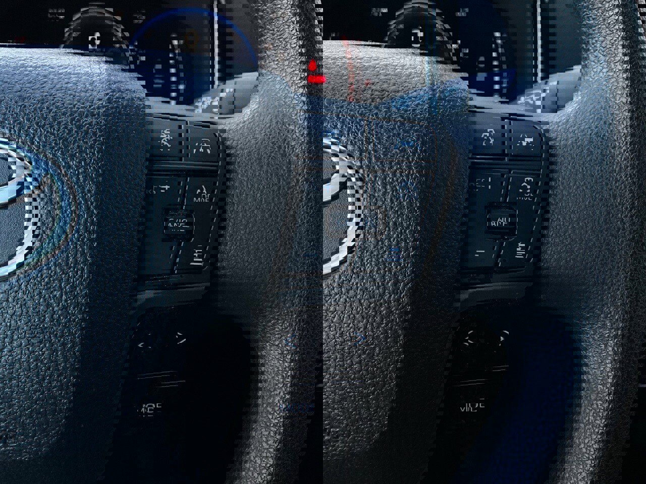 Used 2025 Toyota Camry LE image 33