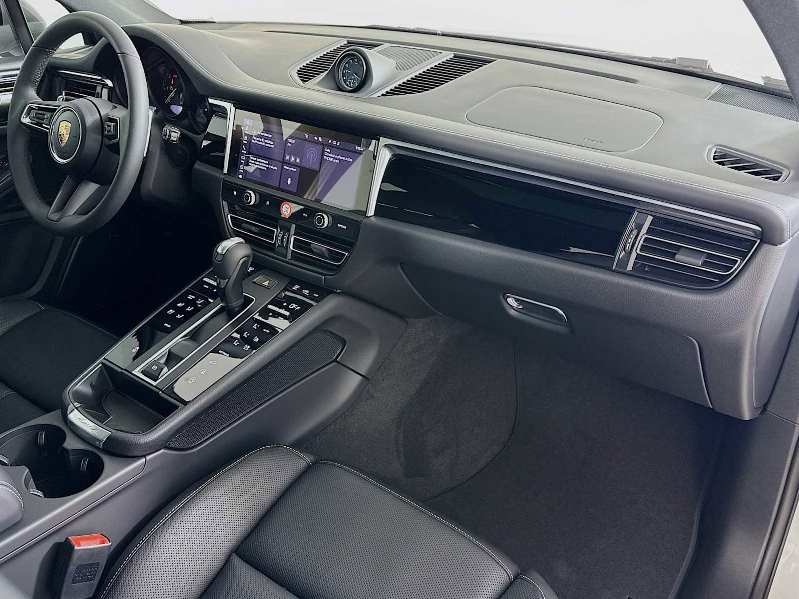 New 2025 Porsche Macan image 30