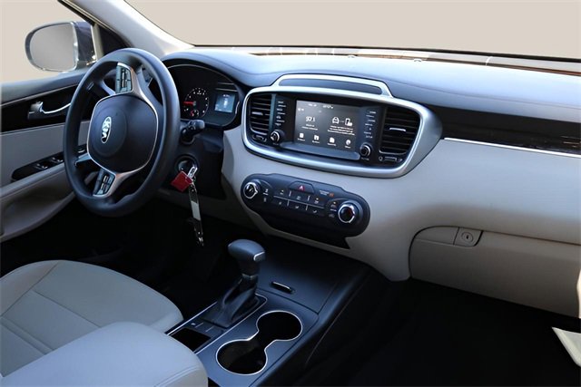 Used 2020 Kia Sorento LX image 19