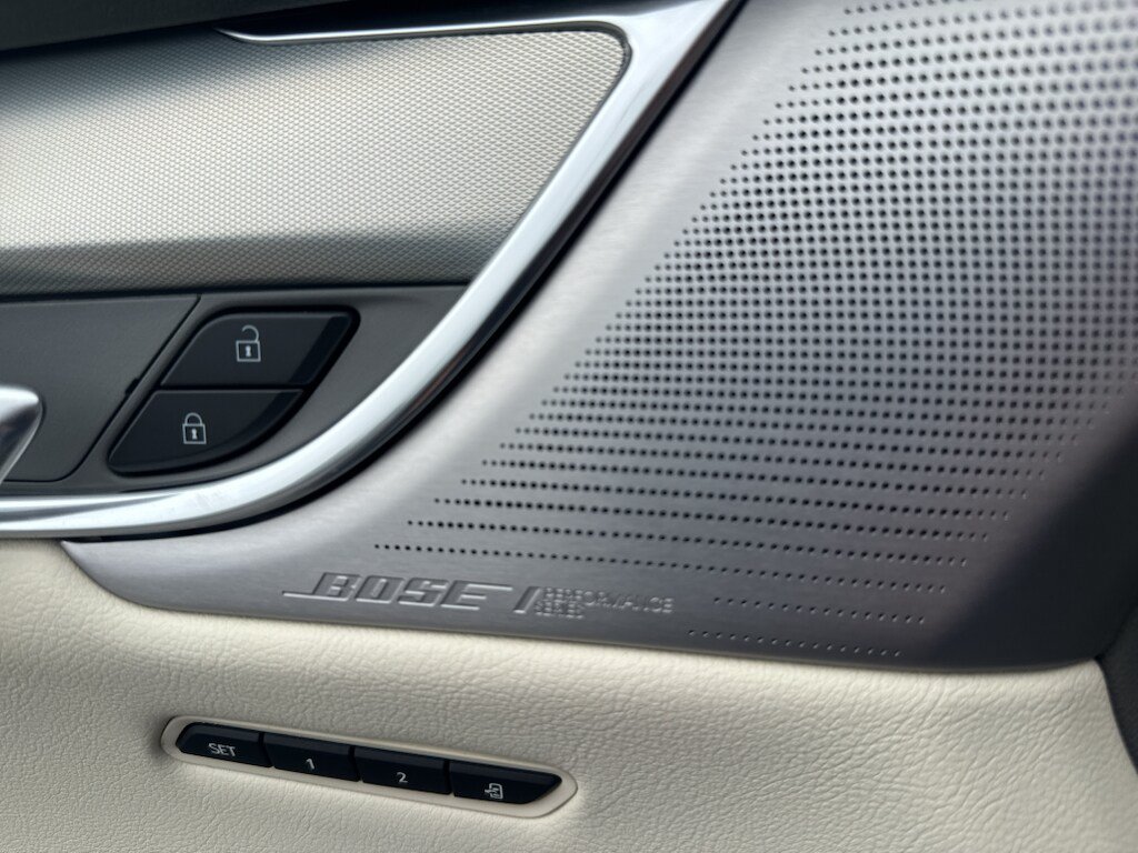 Used 2020 Cadillac XT5 Premium Luxury FWD image 8