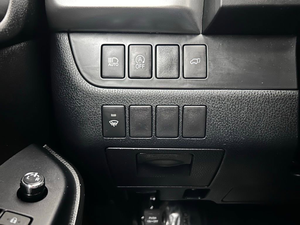 Used 2017 Toyota Highlander XLE image 22