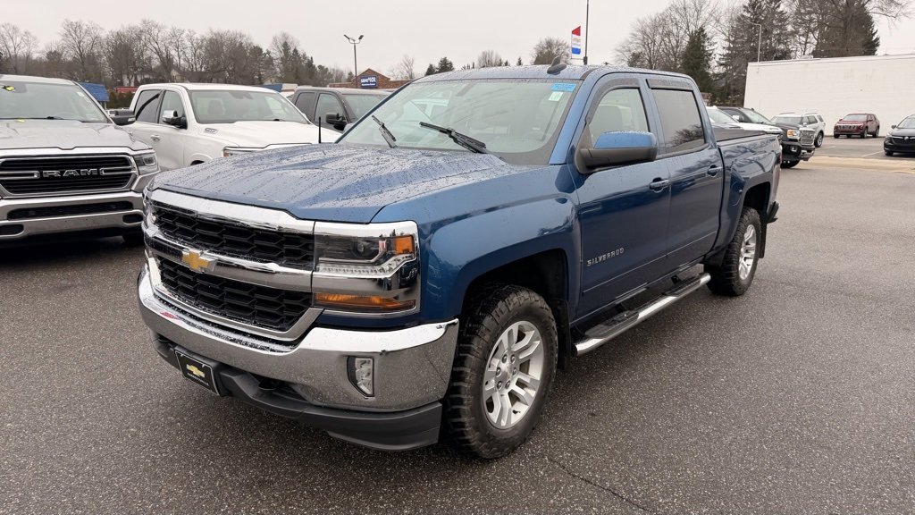Used 2018 Chevrolet Silverado 1500 LT w/ All Star Edition image 4