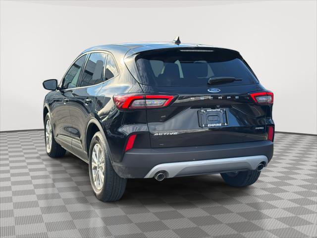 Used 2025 Ford Escape Active w/ Cold Weather Package image 4
