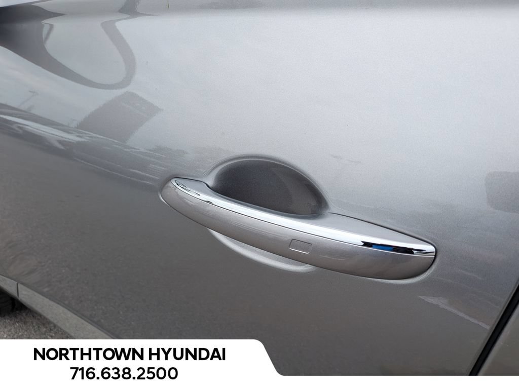 Used 2025 Genesis GV80 2.5T Standard AWD/4WD image 48