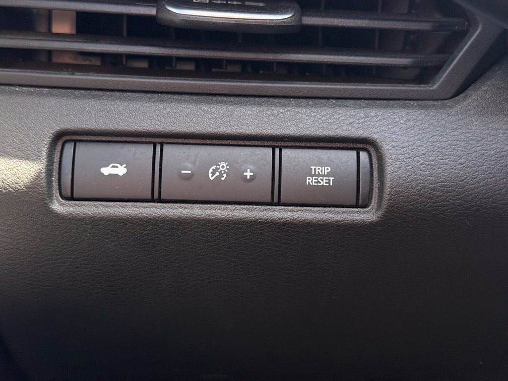Used 2025 Nissan Altima 2.5 SV FWD image 26