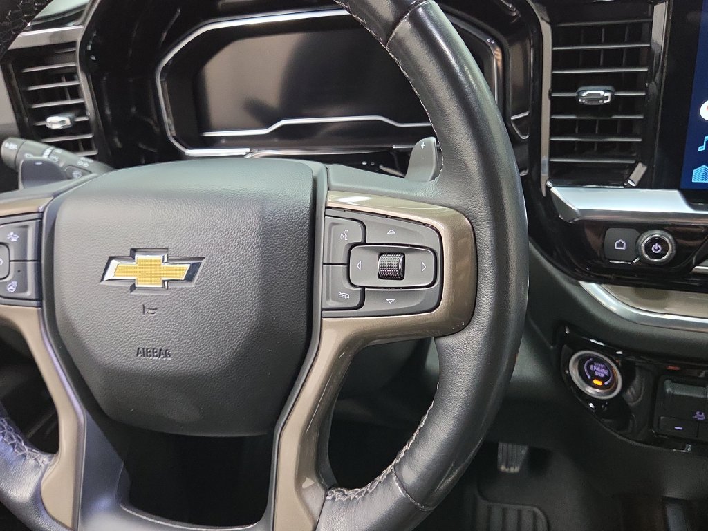 Used 2022 Chevrolet Silverado 1500 High Country w/ Technology Package AWD/4WD image 17