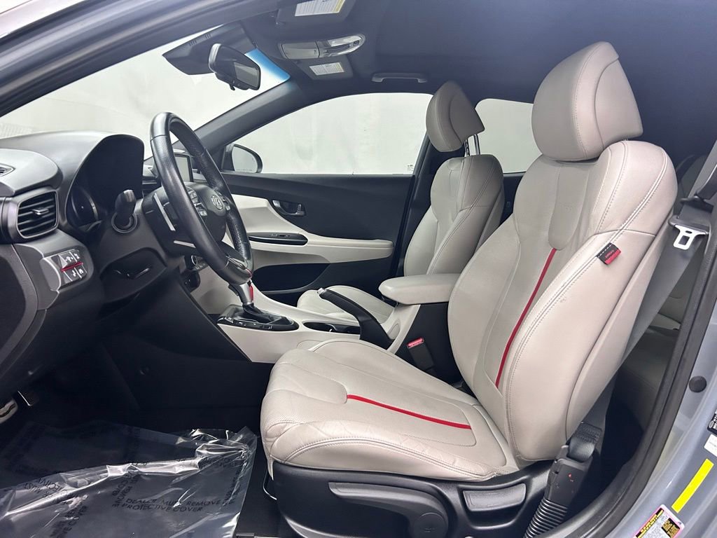Used 2020 Hyundai Veloster Turbo Ultimate image 11