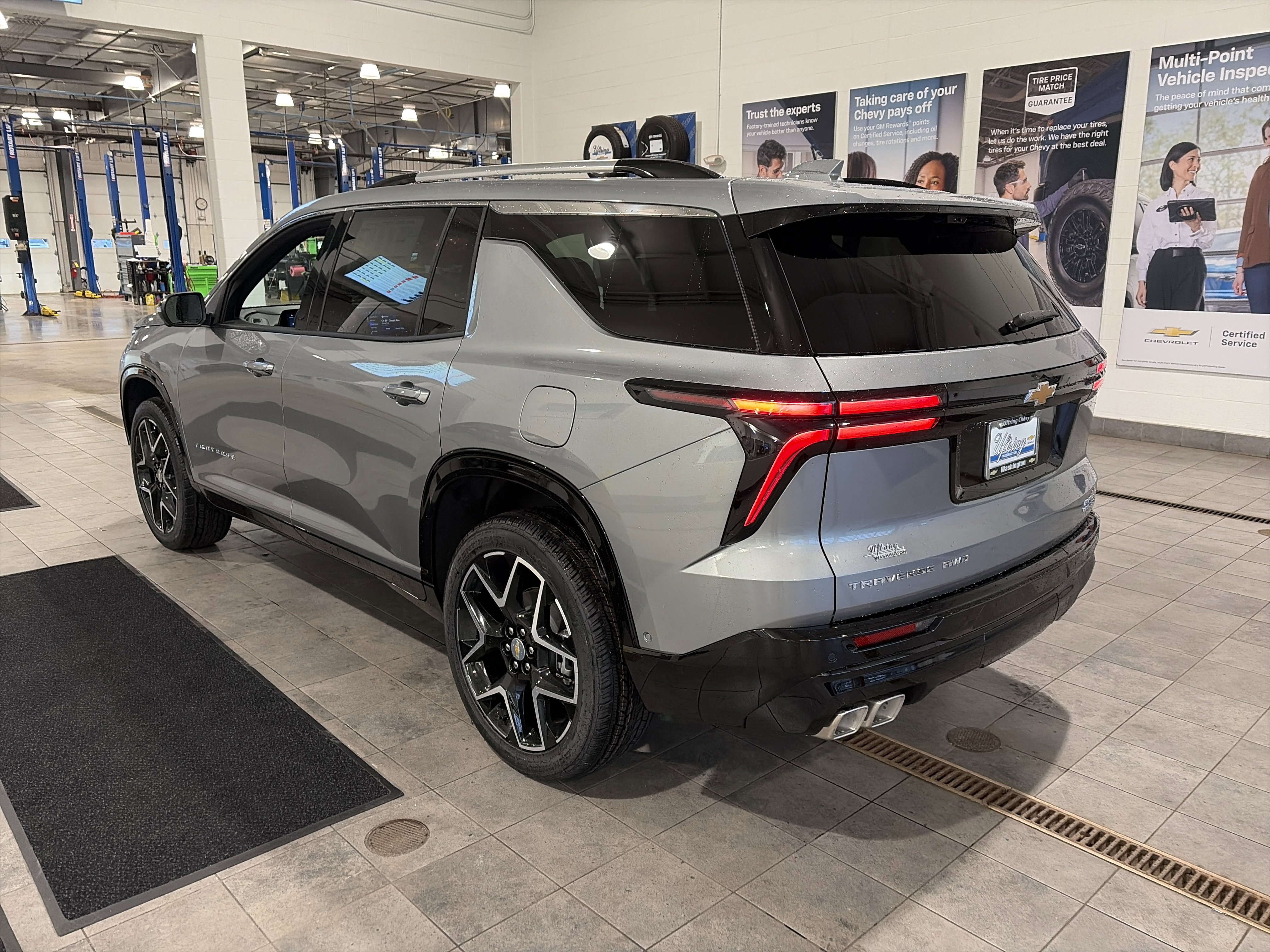 New 2026 Chevrolet Traverse High Country image 8