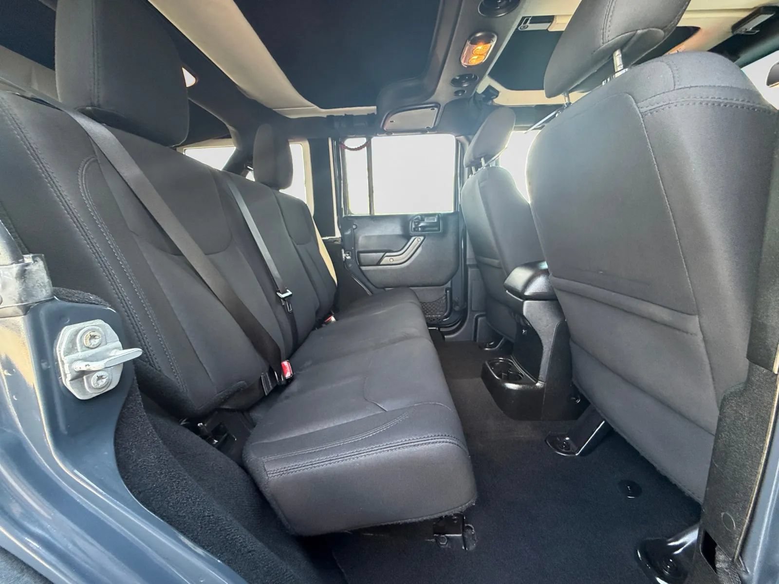 Used 2018 Jeep Wrangler Unlimited Sport S AWD/4WD image 21