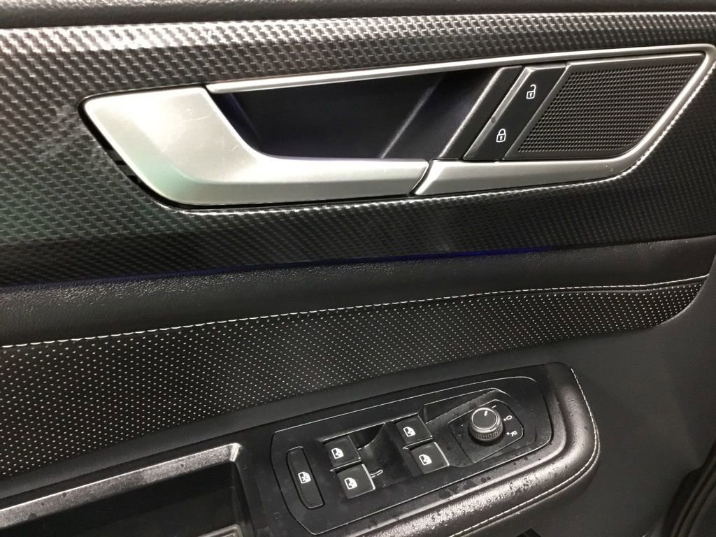 Used 2024 Volkswagen Atlas Cross Sport SEL R-Line AWD/4WD image 7