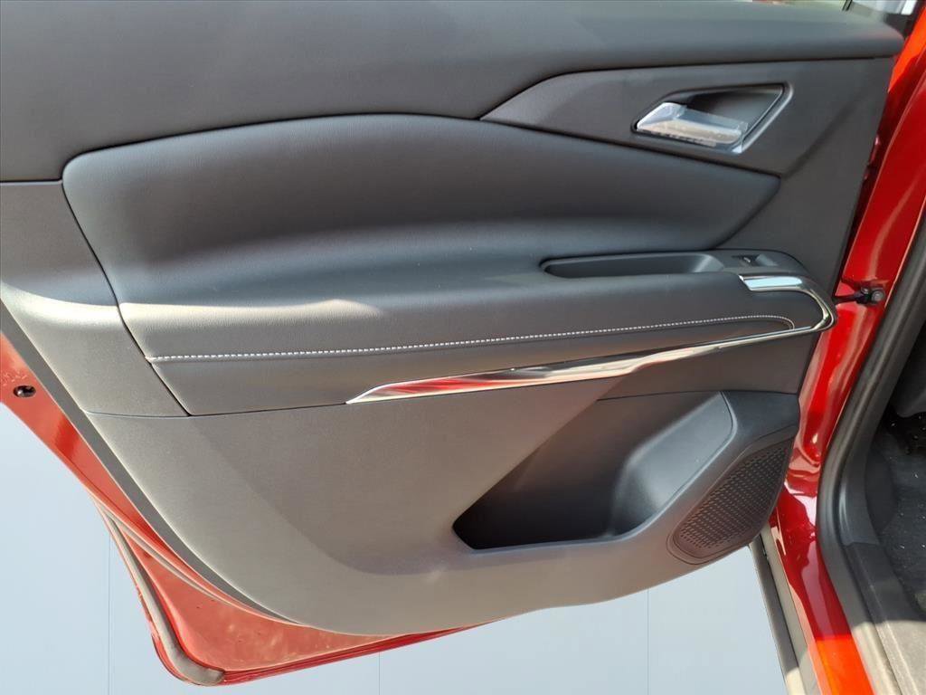 New 2026 Chevrolet Traverse LT w/ LPO, Floor Liner Package image 10