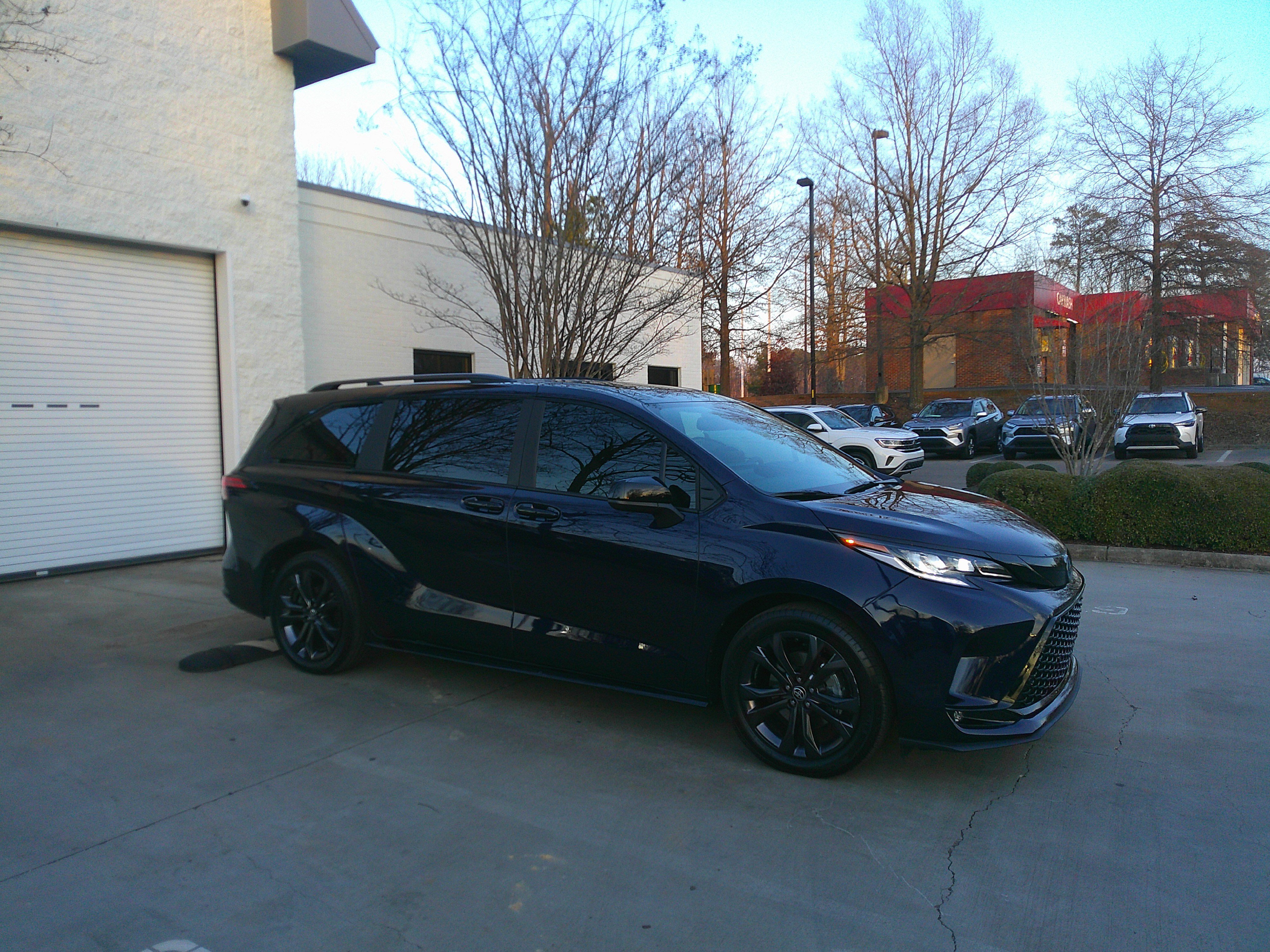 Used 2025 Toyota Sienna XSE w/ XSE Plus Package image 14