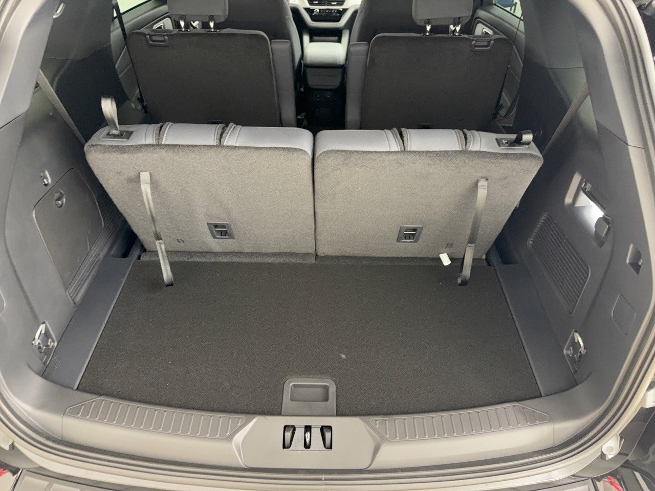 New 2027 Ford Explorer Active RWD image 28