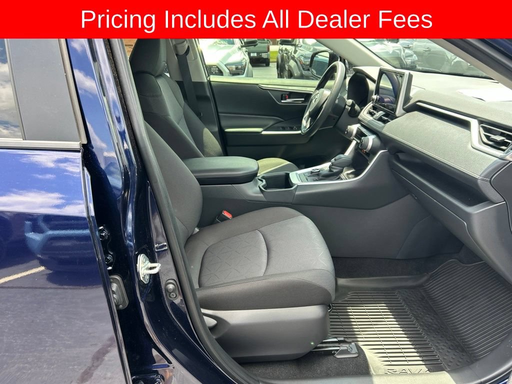 Used 2025 Toyota RAV4 XLE AWD/4WD image 20