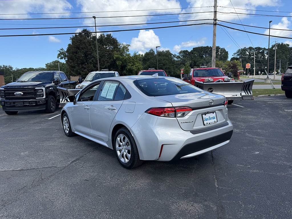 Used 2022 Toyota Corolla LE w/ Carpet Mat Package (TMS) FWD image 4