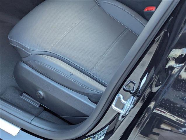 Used 2026 Mercedes-Benz C 300 Sedan image 4