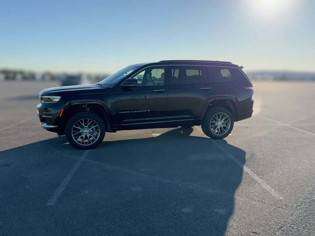 New 2025 Jeep Grand Cherokee L Summit image 5