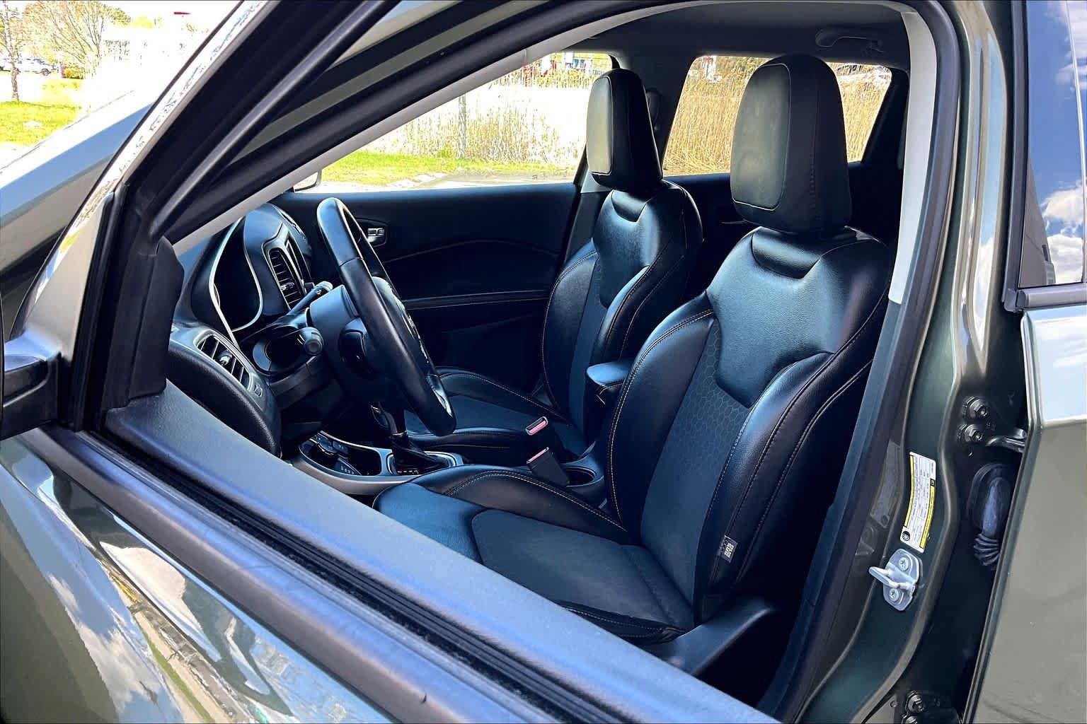 Used 2018 Jeep Compass Latitude AWD/4WD image 9