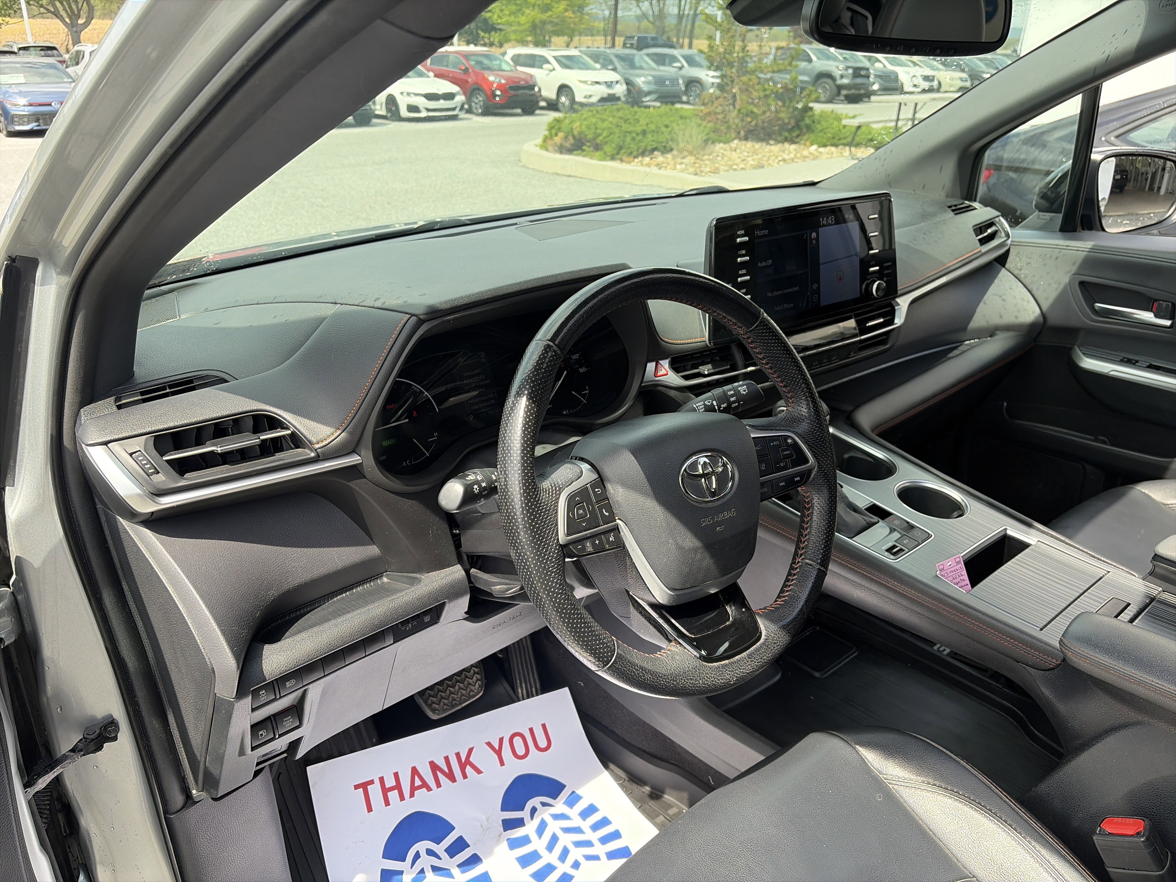 Used 2022 Toyota Sienna XSE AWD/4WD image 20
