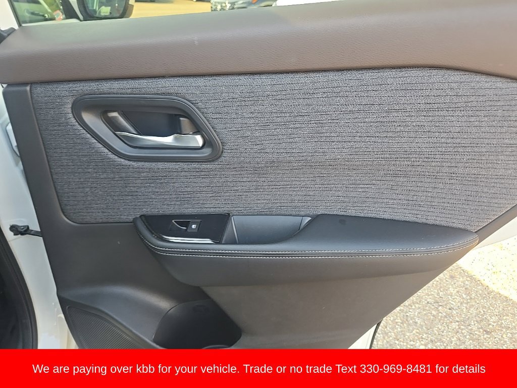 Used 2023 Nissan Rogue SV AWD/4WD image 25