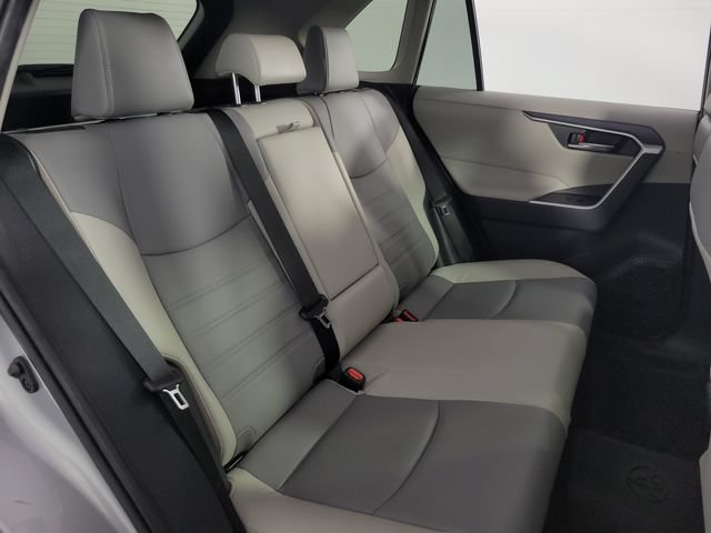 Used 2022 Toyota RAV4 XLE Premium AWD/4WD image 16